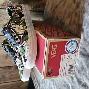 Van's